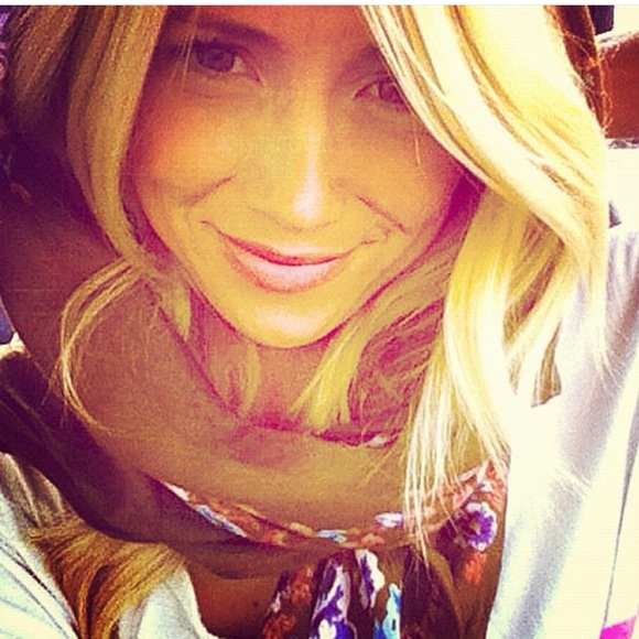 Meet your posher, Ash - Picture 9 of 16